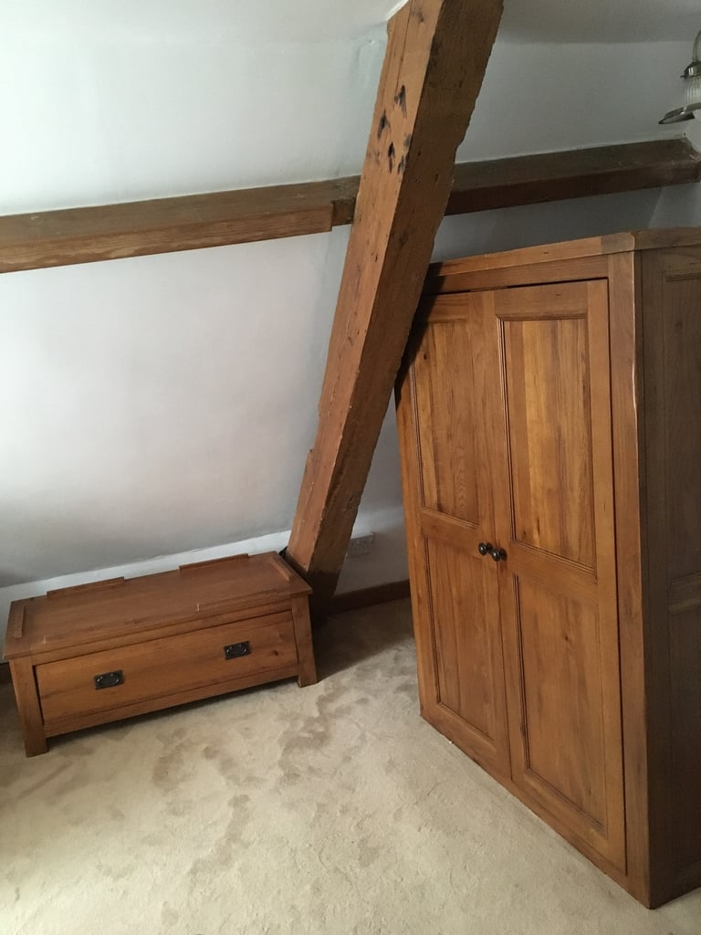 Beautiful solid Oak Furniture Land rustic double wardrobe & large deep drawer EXCELLENT CONDITION 