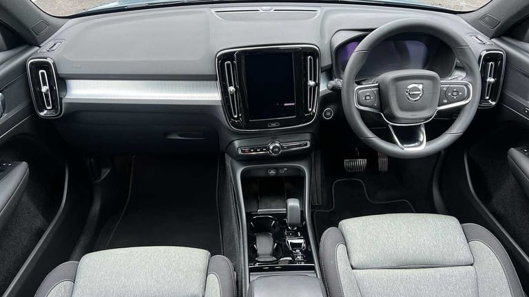 2022 Volvo XC40 2.0 B3P Plus Dark 5dr Auto SUV Petrol Automatic