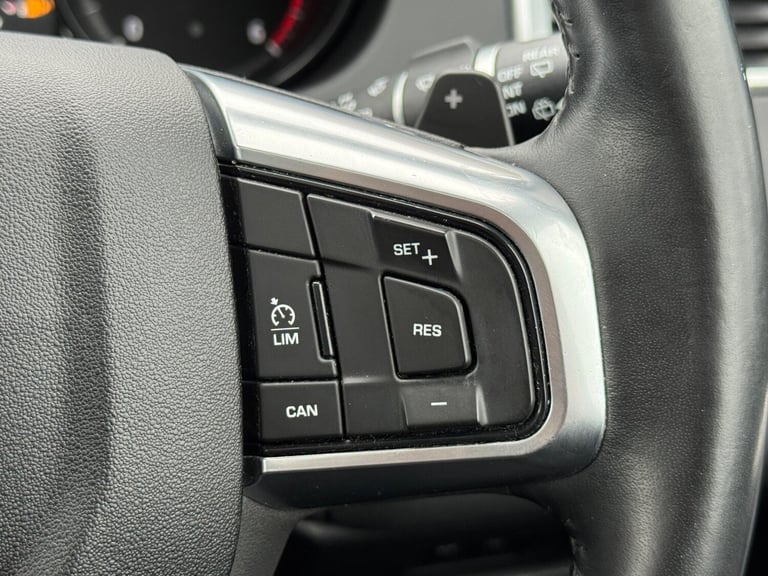 2018 Land Rover Discovery Sport 2.0 TD4 HSE Black Auto 4WD Euro 6 (s/s) 5dr ESTATE Diesel Automatic