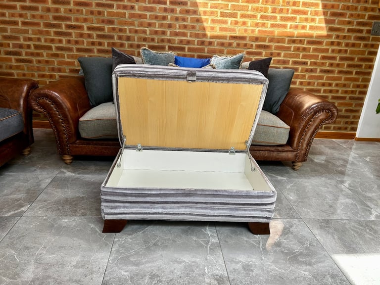 Tetrad Northwood Leather Sofa and Footstool Set ( delivery ) 