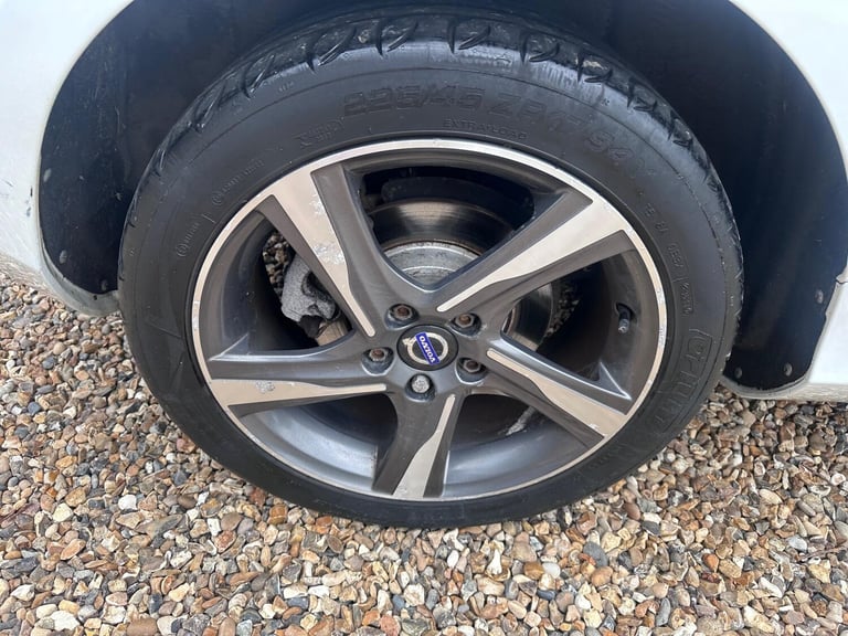 2015 Volvo V40 1.6 D2 R-Design Lux Powershift Euro 5 (s/s) 5dr HATCHBACK Diesel Automatic