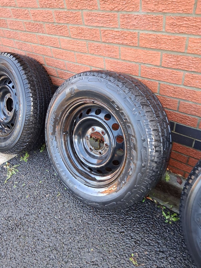 4 Toyota 4wd pick up wheels tyers. 