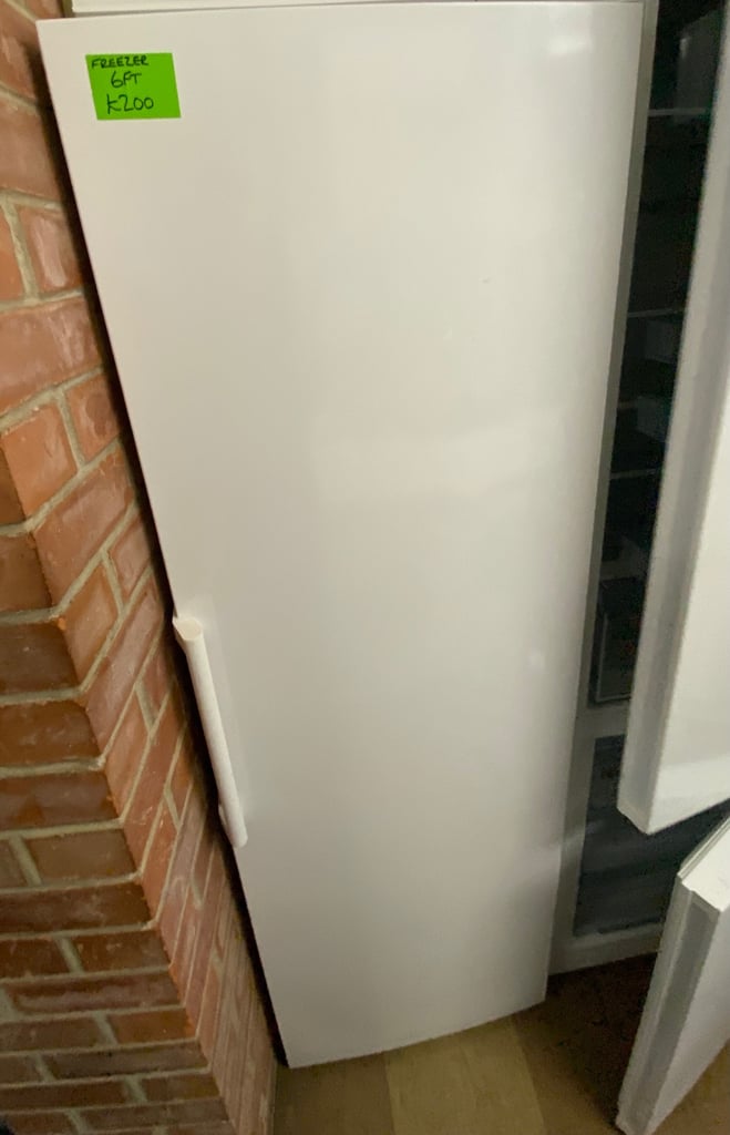 📞 WHITE CURRYS 6FT UPRIGHT FREEZER