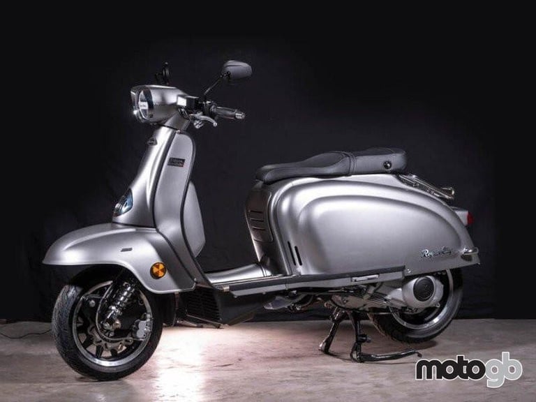 Royal Alloy TG 125cc S a Modern Classic Retro Automatic Moped Scooter For Sal...