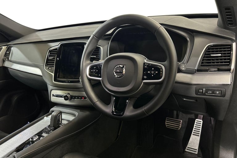 2021 Volvo XC90 Recharge R-Design, T8 AWD plug-in hybrid, 7 Seats ESTATE Petrol/Electric Hybrid A...