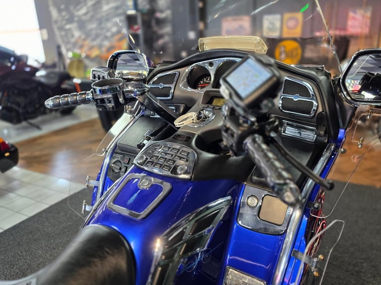 2005 HONDA GL1800 GOLDWING CSC CALIFORNIA SIDE CAR TRIKE 18,000 MILE'S 