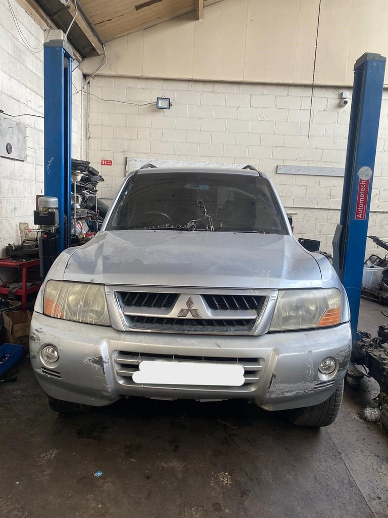 Mitsubishi Shogun 3.2 DI-D Elegance LWB Auto – 2005 (55) – Silver