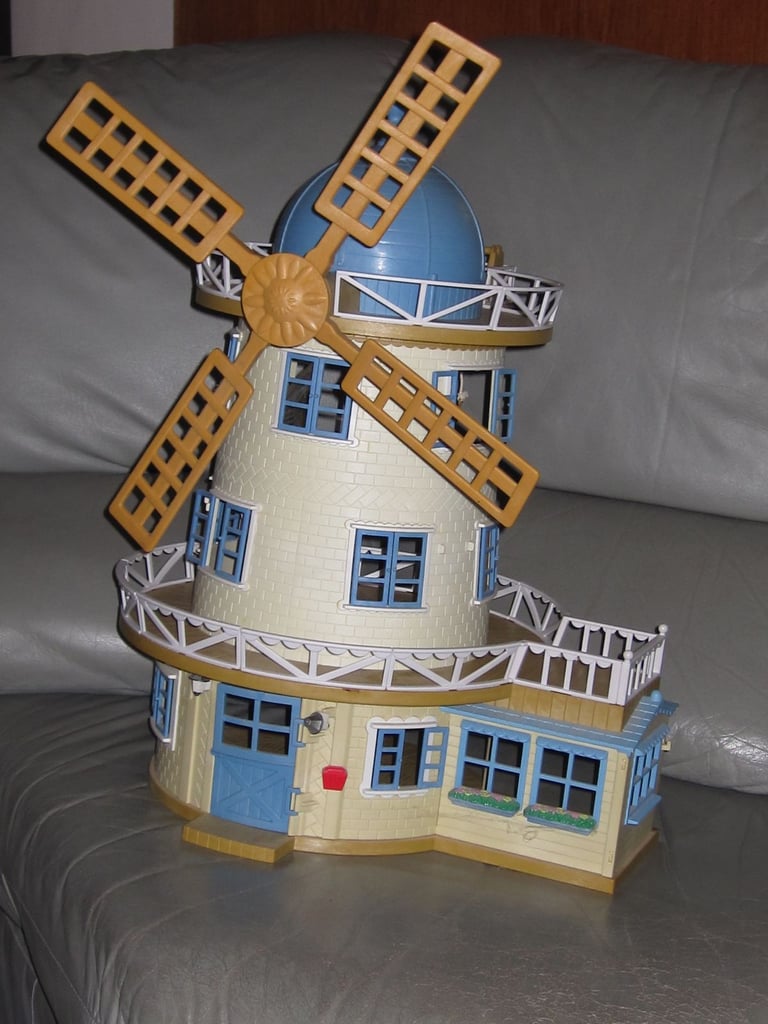 image for SYLVANIAN FAMILIES WINDMILL. GREAT XMAS PRESSIE.