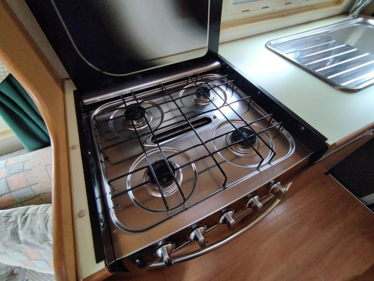 Trigano Tribute 2 berth 3 seat belts DIESEL MANUAL 2004/53