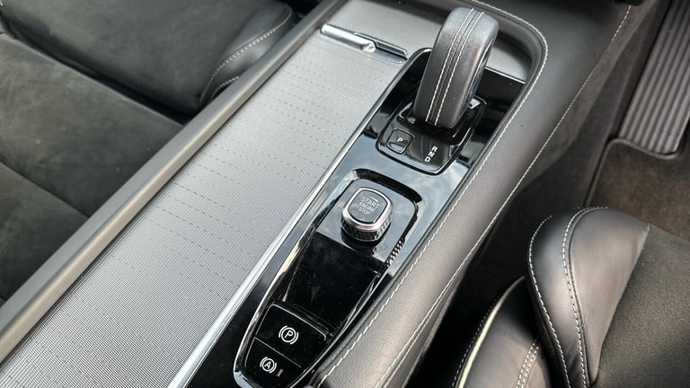 2022 Volvo XC90 2.0 B5D [235] R DESIGN 5dr AWD Geartronic ESTATE DIESEL Automatic