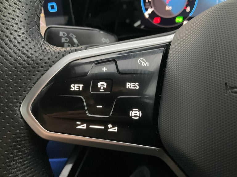 2023 Volkswagen Golf 1.5 eTSI MHEV R-Line Hatchback 5dr Petrol Hybrid DSG Euro 6 (s/s) (150 ps)  ...