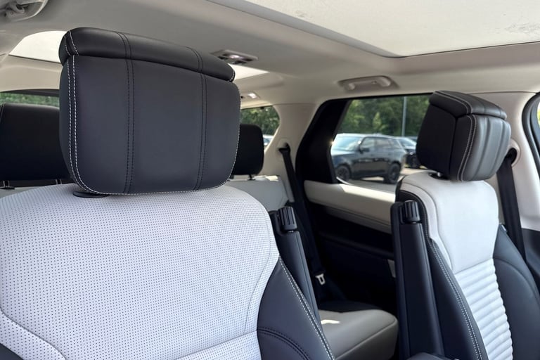 2025 Land Rover Discovery 3.0 D350 MHEV Dynamic HSE Auto 4WD Euro 6 (s/s) 5dr SUV Diesel Automatic