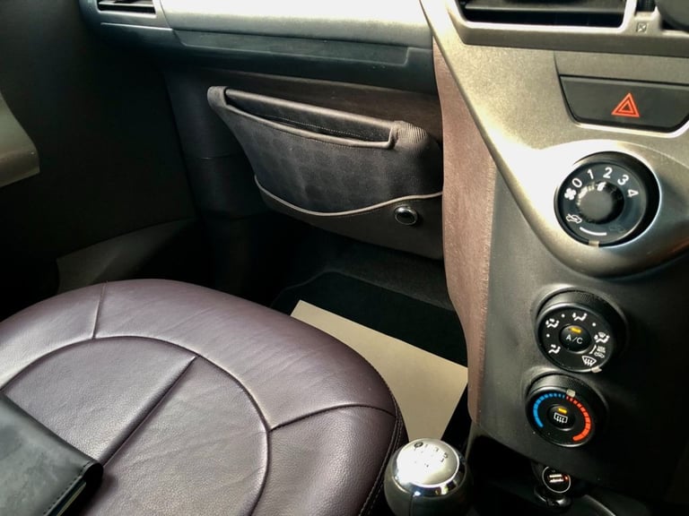 2009 Toyota IQ 1.0 VVT-i 3dr HATCHBACK PETROL Manual