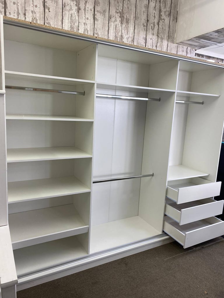 High-Quality Sliding Mirror Door Wardrobe – Ideal for Small & Large Spaces