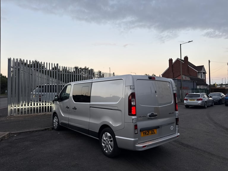 2021 Renault Trafic LL30 ENERGY dCi 170 Sport Nav Van EDC WINDOW VAN Diesel Automatic