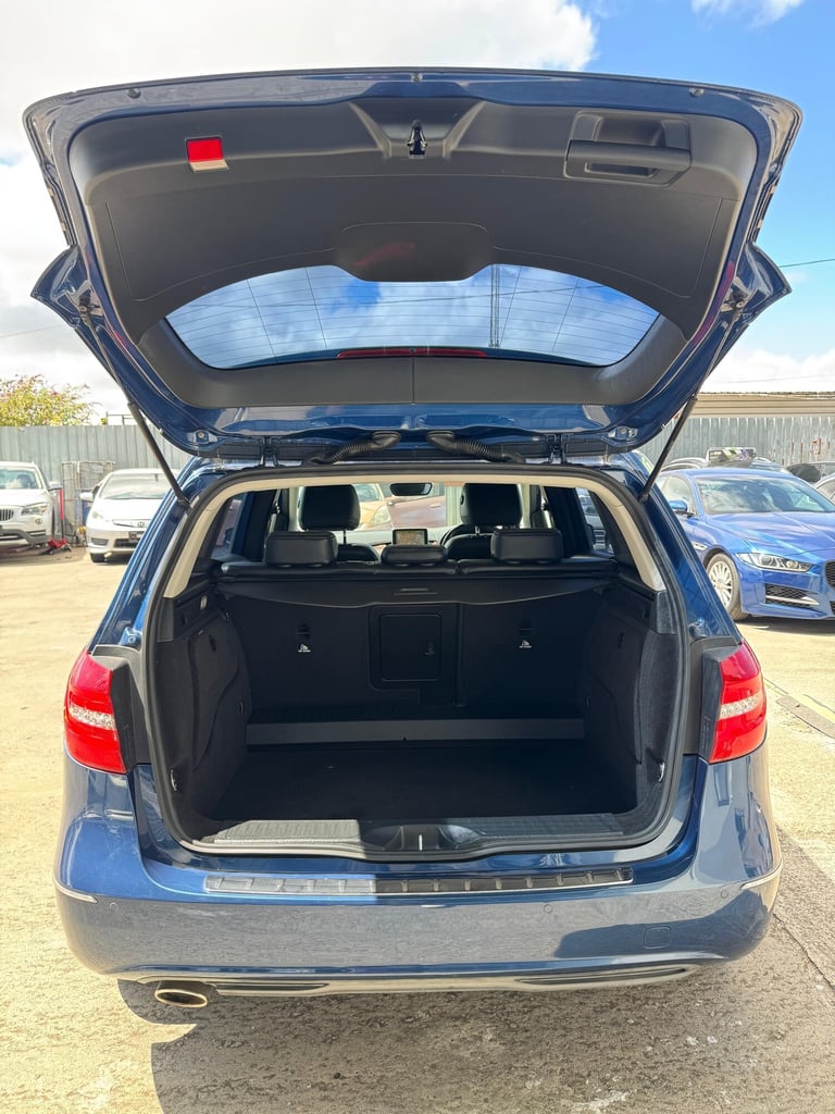 2025 Mercedes-Benz AROCS 1.6 B 180 Blue Efficiency MPV PETROL Automatic