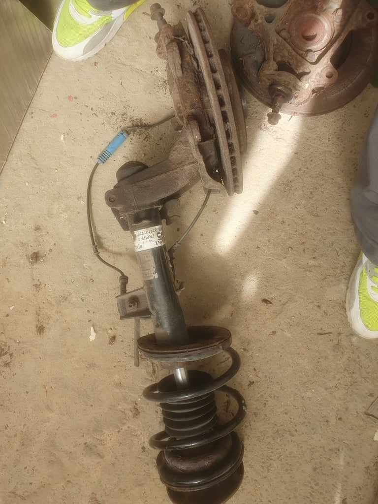 Mini one strut leg, o/s/f front complete used condition 
