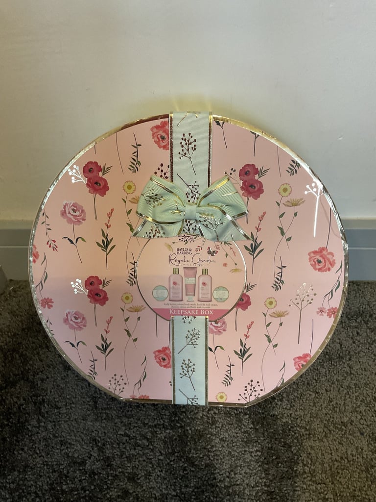 image for Baylis&Harding gift set. 