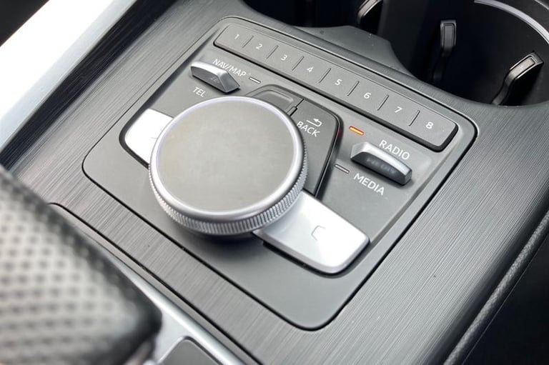 2019 Audi A4 40 TDI S Line 5dr S Tronic ** Paddle Shifters - Bluetooth / USB Connection Estate Di...