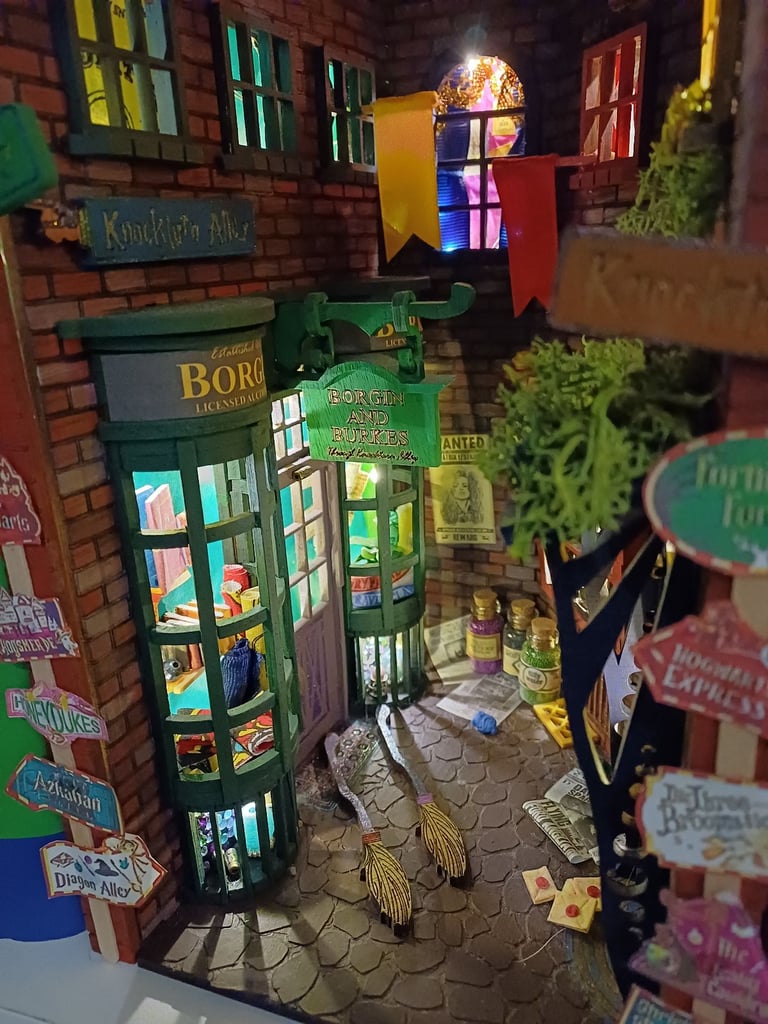Harry Potter Book Nook - Knockturn Alley