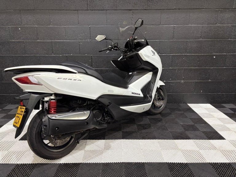 2016 66 HONDA FORZA 300 FINANCE SPECIALISTS APPLY NOW