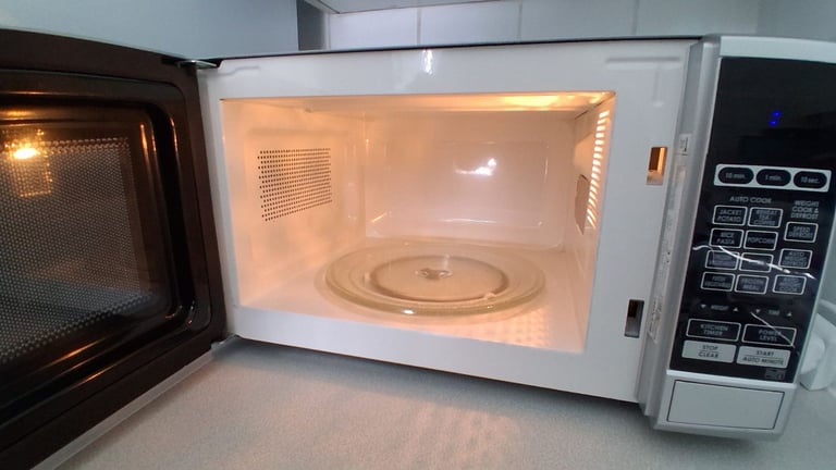 SHARP MICROWAVE SILVER 800E WORKING PERFECTLY