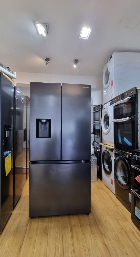Ex display Fridge freezer Samsung American style with water dispenser 