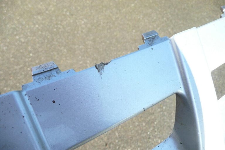 FORD KUGA 2008-12 FRONT BUMPER CENTRE LOWER TRIM PROTECTOR PLATE 8V41-17F771-ABW