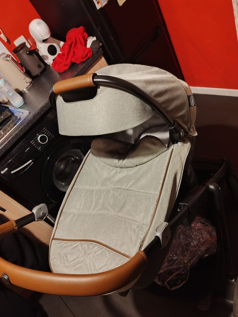 Graco Near 2 Me Travel System 
