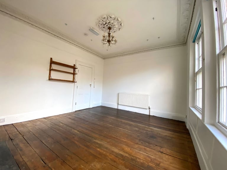 SELF-CONTAINED STUDIO / OFFICE SPACE IN BRISTOL OLD CITY, NEAR ST. NICK'S MARKET