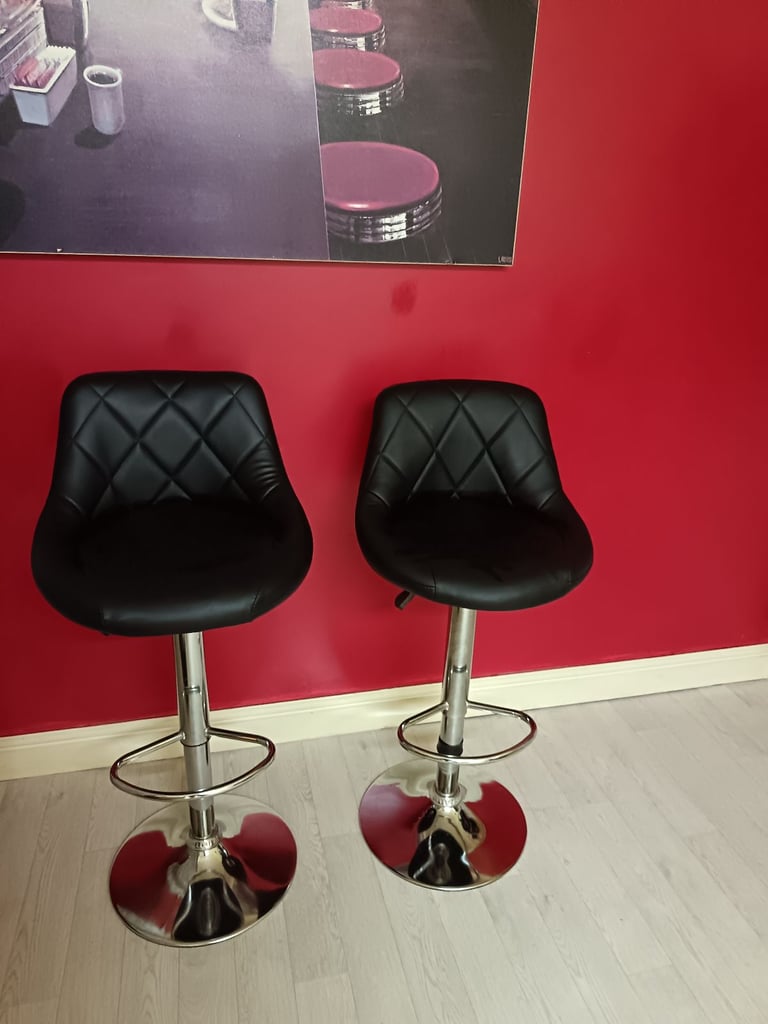 Gas lift bar stools 