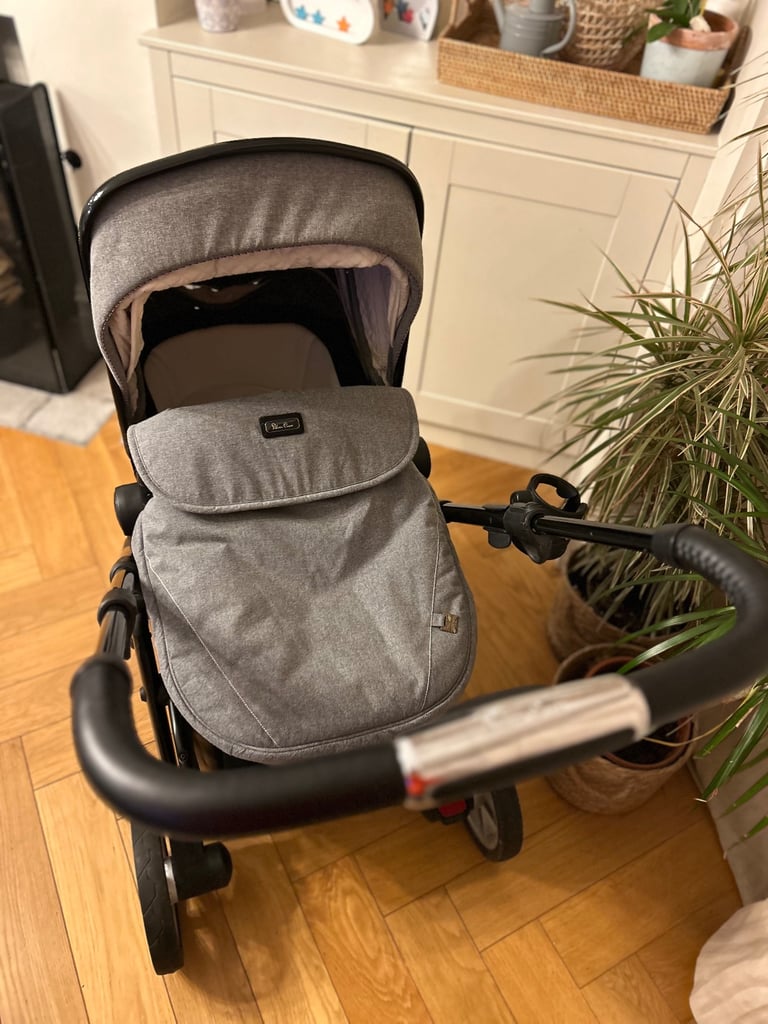 Stylish Limited Edition Silver Cross Pram/ Pushchair, grey with stunning fur liner
