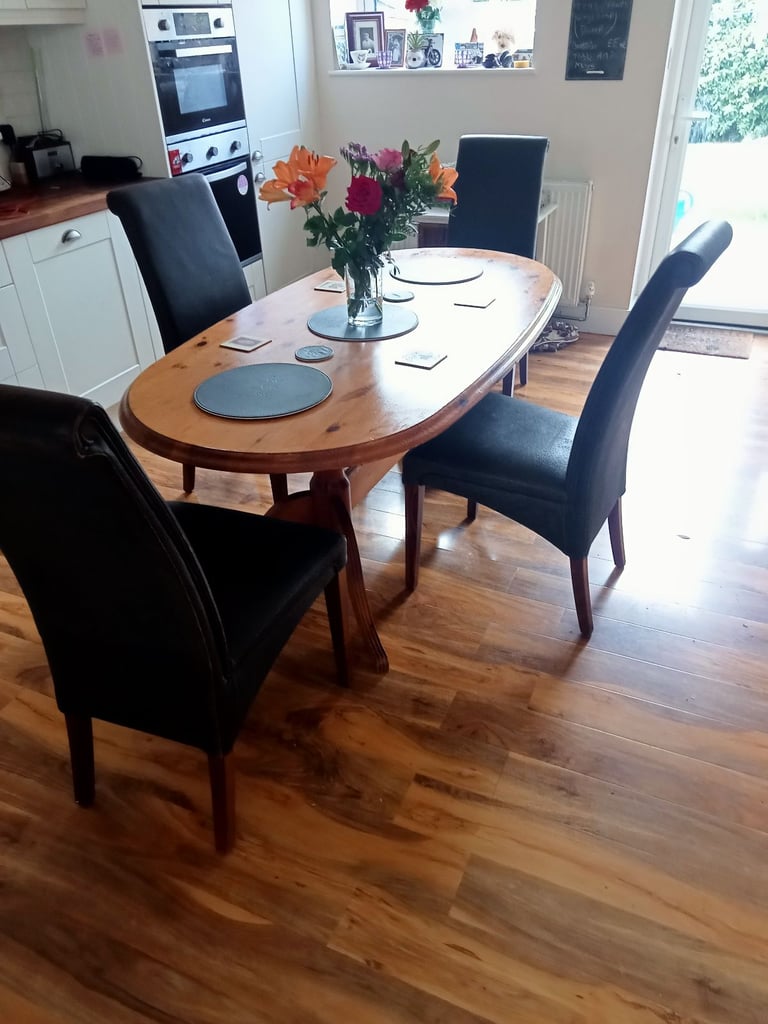 Pine dining table 