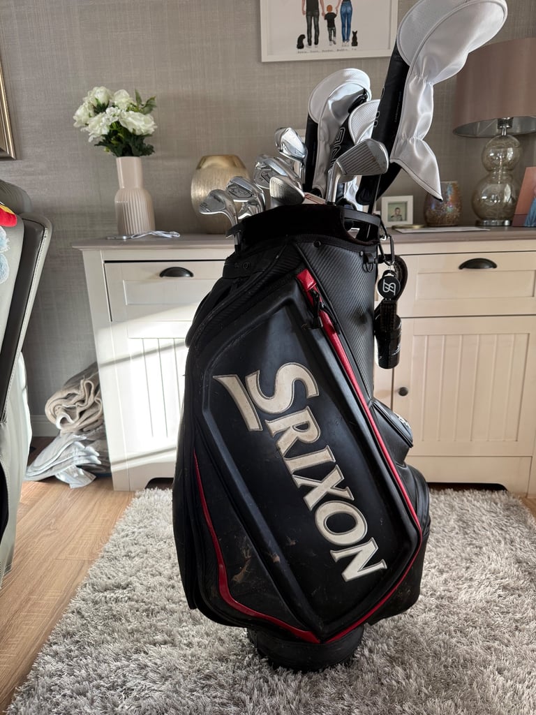 Srixon Tour staff bag 2024 red and black