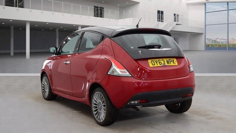 2013 Chrysler Ypsilon 0.9 TwinAir Black and Red 5dr HATCHBACK PETROL Manual