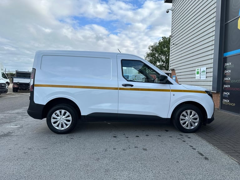 75 Reg Ford Transit Courier 1.5 Trend Euro 6, Utility, Civils Site Van, Air-Con