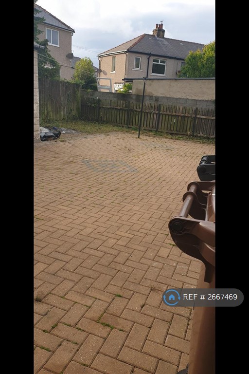 3 bedroom house in Kenmore Road, Bradford, BD6 (3 bed) (#2667469)