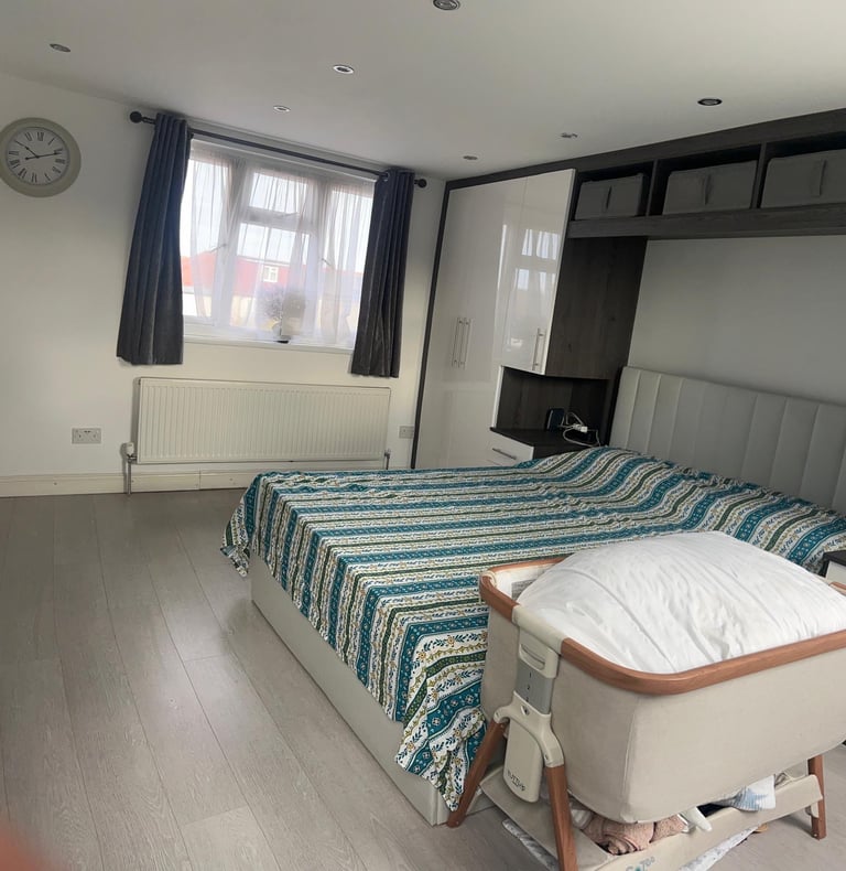 image for Large En-suite Double Bedroom with Attached Bathroom