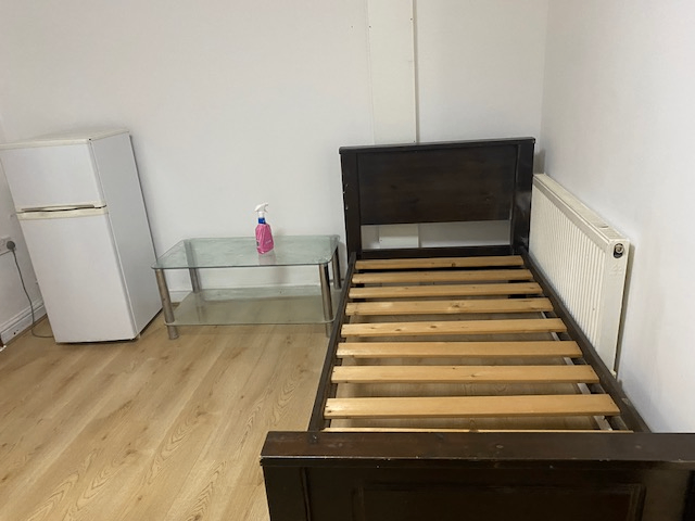 STUDIO ROOM FOR RENT* £650 - INCLUDES ALL BILLS