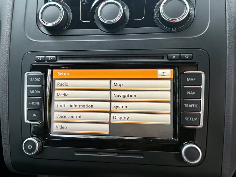 2012 Volkswagen Touran 1.6 TDI 105 SE 5dr DSG MPV Diesel Automatic