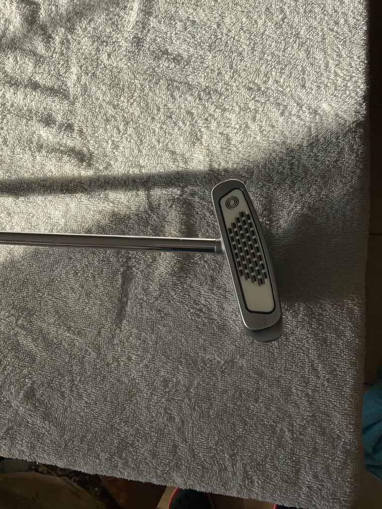 ODYSSEY STROKE LAB V -LINE 34.5 INCHES R/H PUTTER 