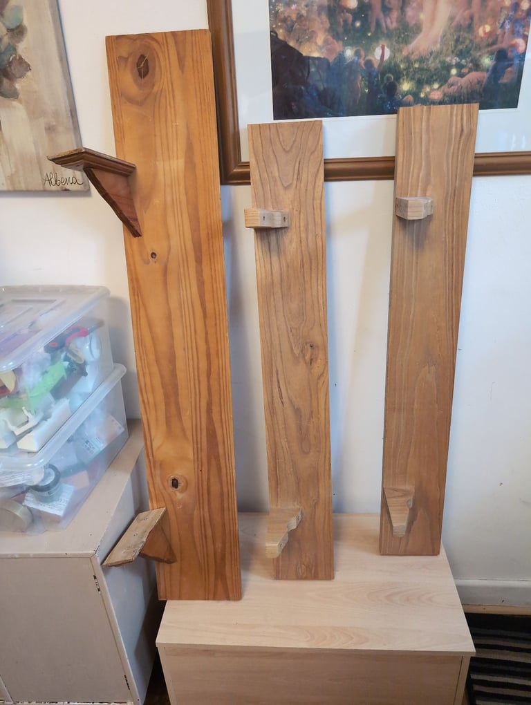 3 shelves, 1 pine, 2 oak