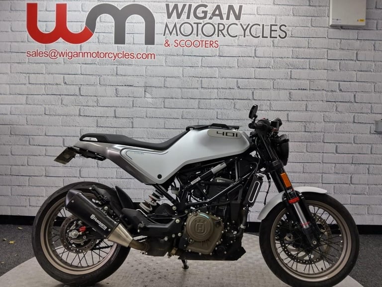 image for HUSQVARNA VITPILEN 401, 2024/73, 1 OWNER AND JUST 3,498 MILES COVERED,