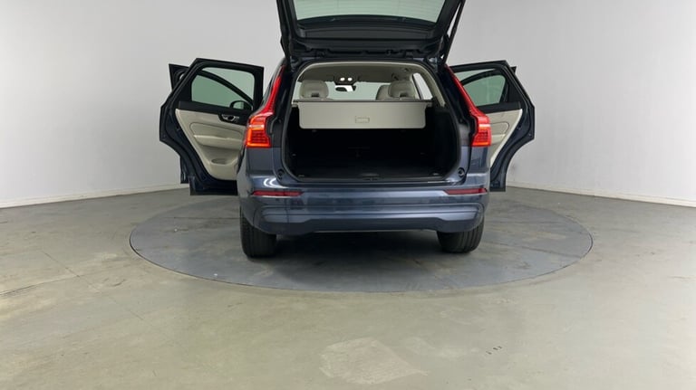 2023 Volvo XC60 Core, B5 AWD Mild hybrid, Petrol Estate Petrol Automatic