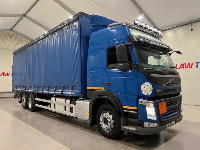 Volvo FM 330 6x2 Rear Lift Sleeper Cab Curtainsider
