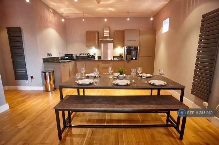 2 bedroom flat in Malta Street, Manchester, M4 (2 bed) (#2581252)