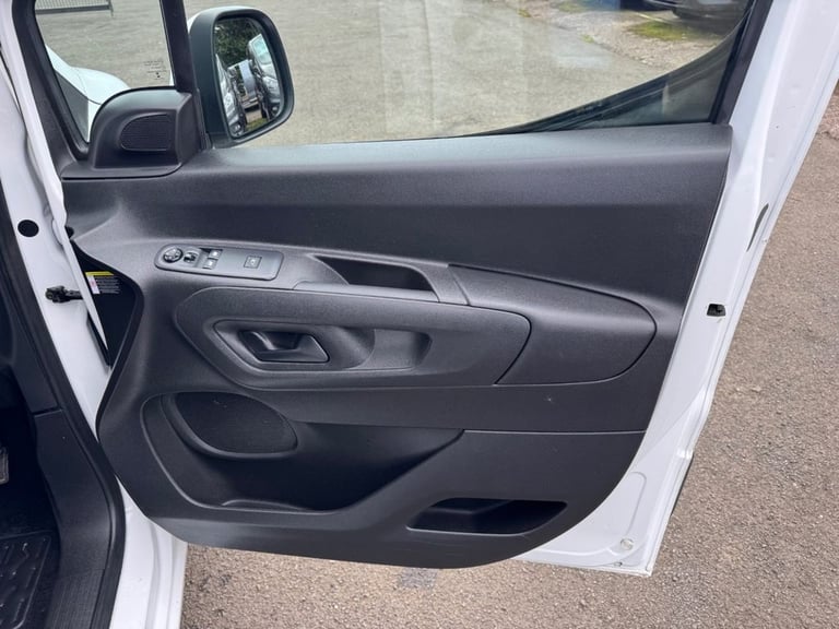 2021 Vauxhall Combo 1.5 Turbo D 2300 Sportive Panel Van 6dr Diesel Manual L2 H1 Euro 6 (100 ps) P...