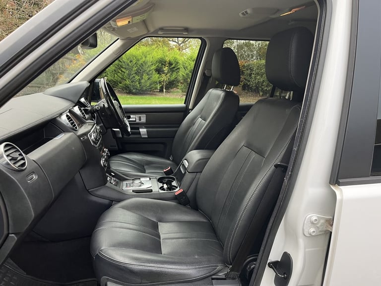 LAND ROVER DISCOVERY 4 3.0 SD V6 XS 2014