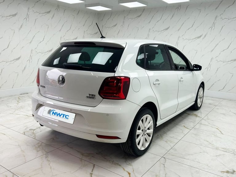 2017 Volkswagen Polo 1.2 TSI R-Line Hatchback 3dr Petrol Manual Euro 6 (s/s) (90 ps) F/S/H! 1 FO ...