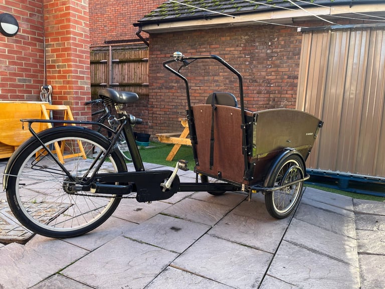Cargo Bike with Front Passenger Box